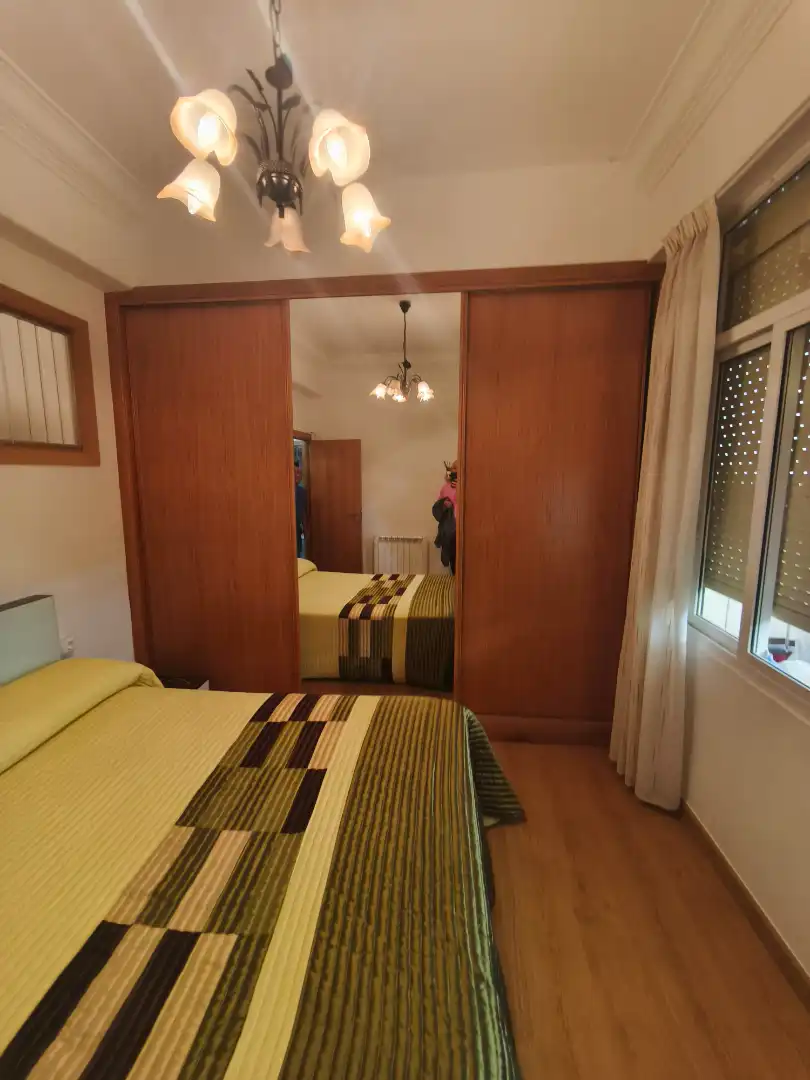 Habitación de Piso de alquiler en Santiago de Compostela  con Calefacción, Parquet y Amueblado
