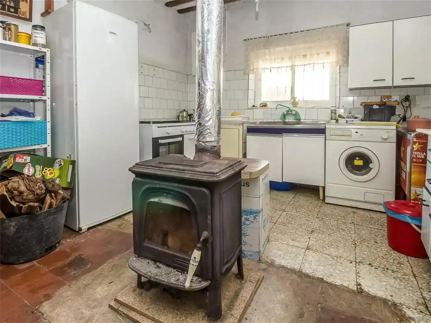 Cuina de Casa adosada en venda en Alcubillas amb Jardí privat, Traster i Balcó
