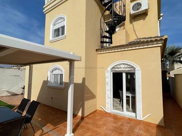 Villa à vendre à Nueva Torrevieja - Aguas Nuevas