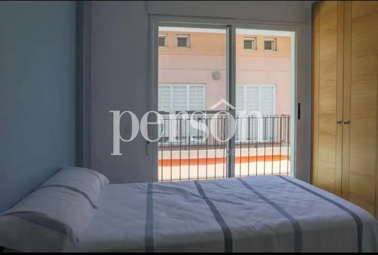 Schlafzimmer von Einfamilien-Reihenhaus zum Verkauf in Moncada mit Klimaanlage, Privatgarten und Terrasse