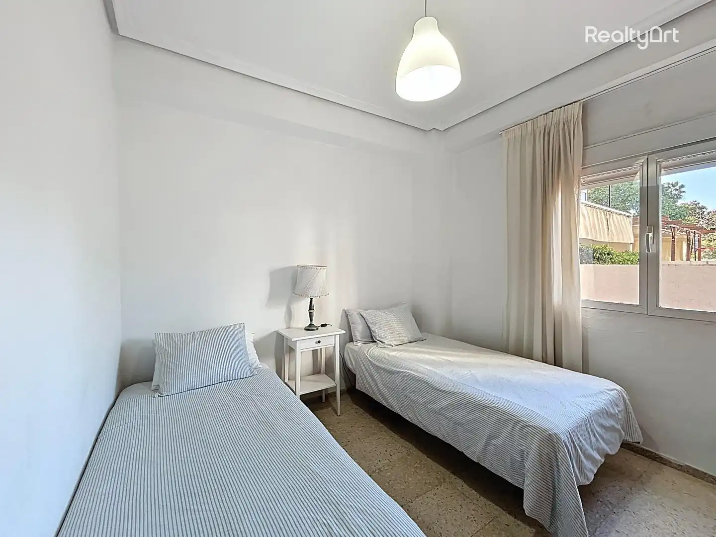 Bedroom of Flat for sale in Sevilla  with Air Conditioner, Terrace and Balcony