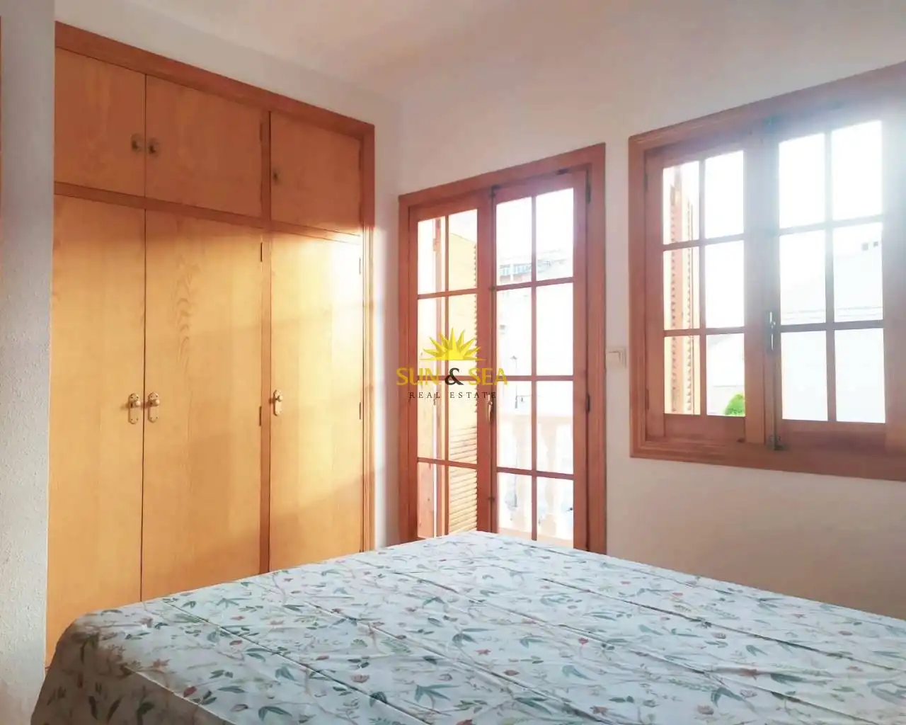 Dormitori de Dúplex de lloguer en Santa Pola amb Aire condicionat, Calefacció i Terrassa