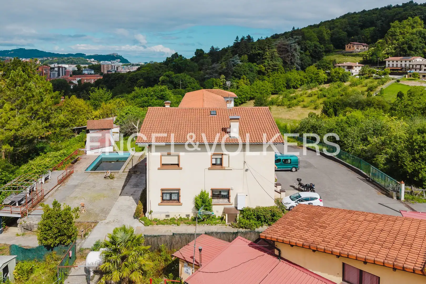 Exterior view of Houses for sale in Donostia - San Sebastián   with Air Conditioner, Heating and Private garden
