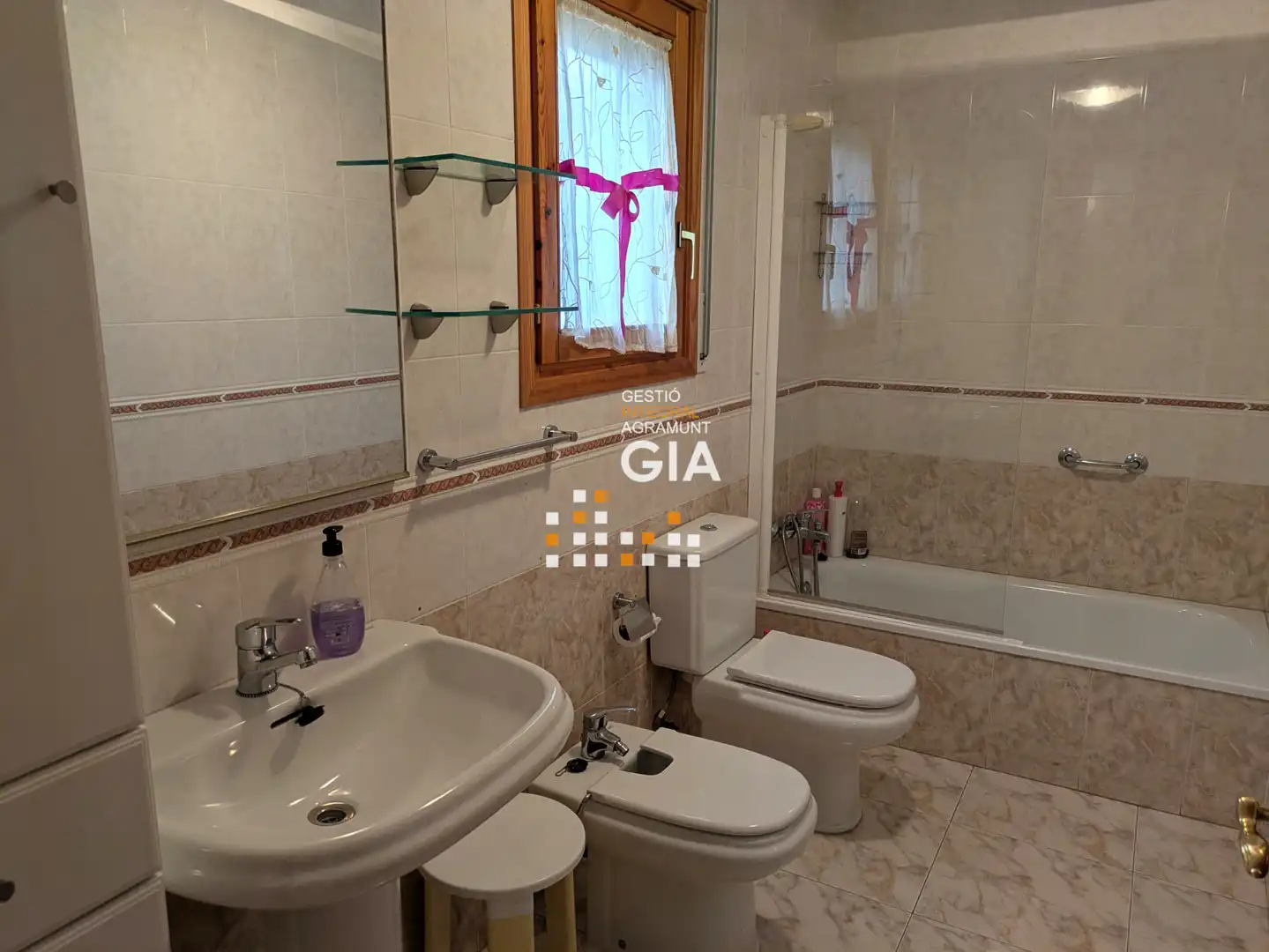 Badezimmer von Wohnung zum Verkauf in Agramunt mit Heizung, Möbliert und Ofen