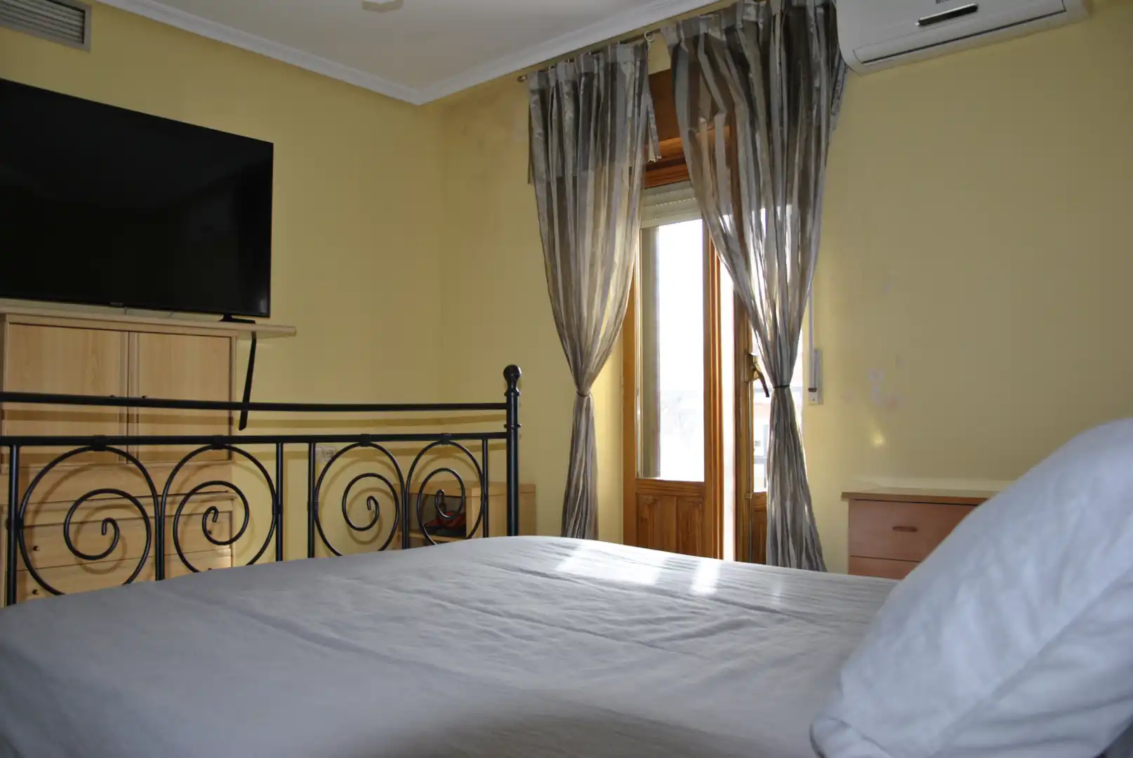 Habitación de Ático en venta en Plasencia con Aire acondicionado, Calefacción y Terraza