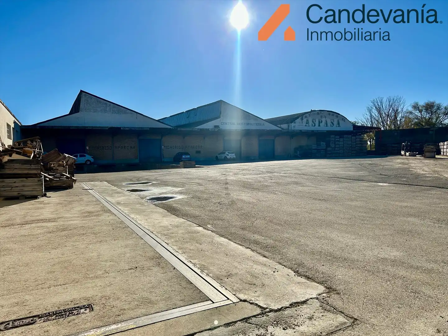 Vista exterior de Nave industrial en venta en Zuera