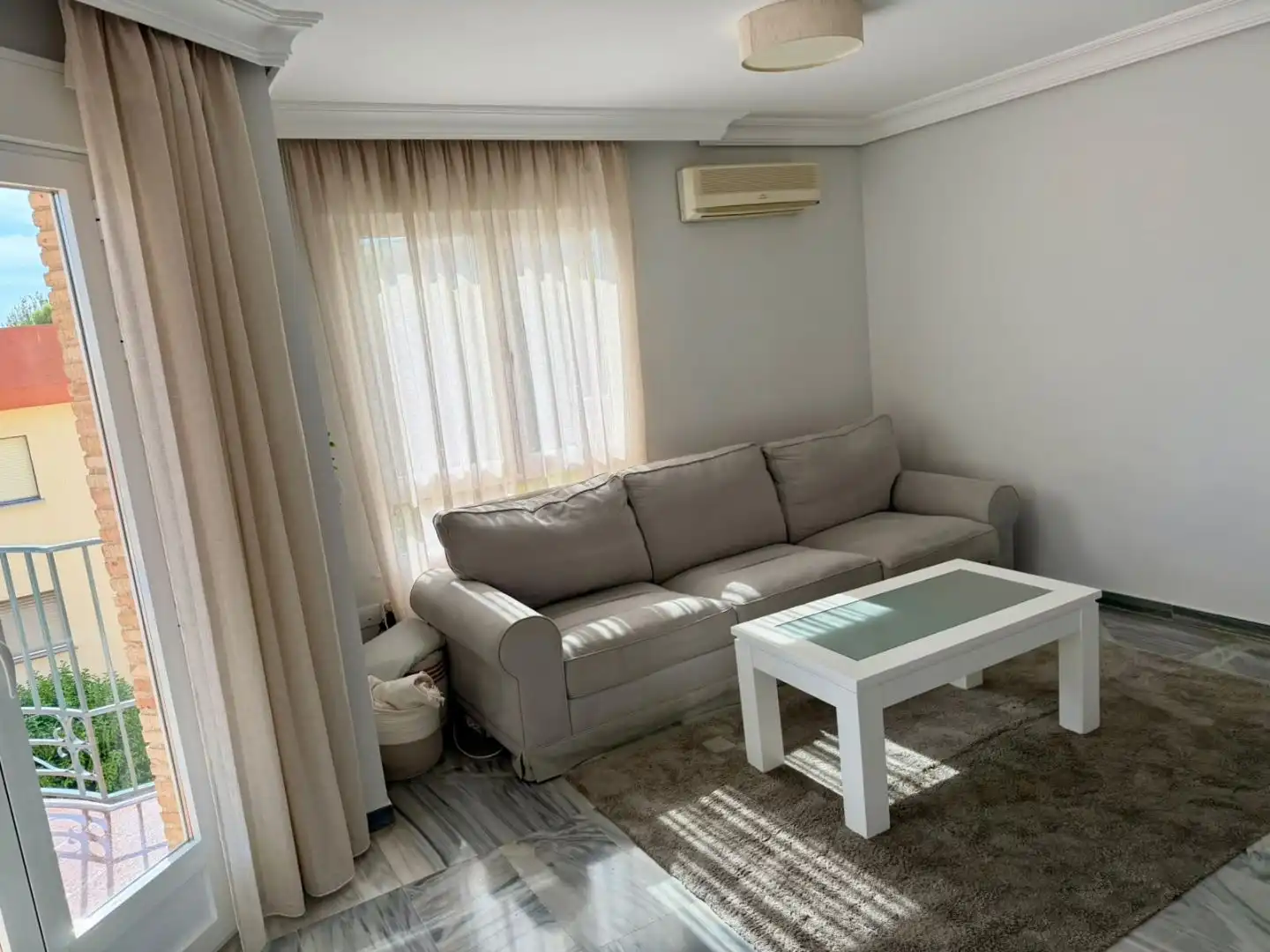 Wohnzimmer von Maisonette zum Verkauf in Ciudad Real Capital mit Klimaanlage, Terrasse und Balkon