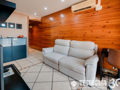 Living room of Attic for sale in Santa Coloma de Gramenet  with Air Conditioner and Terrace