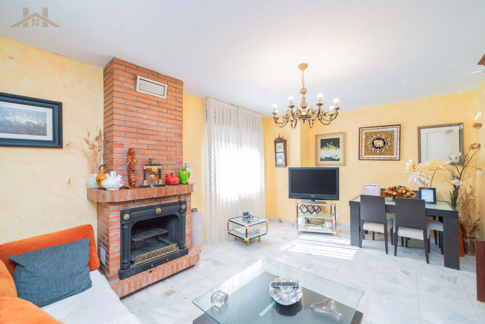 Living room of House or chalet for sale in Casarrubios del Monte  with Air Conditioner, Heating and Private garden