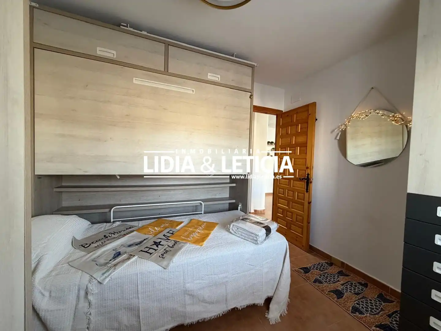 Schlafzimmer von Dachboden zum Verkauf in Zahara de los Atunes mit Privatgarten, Terrasse und Abstellraum