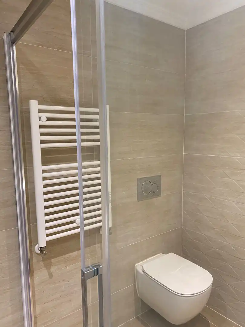 Baño de Piso en venta en Lugo con Calefacción y Trastero