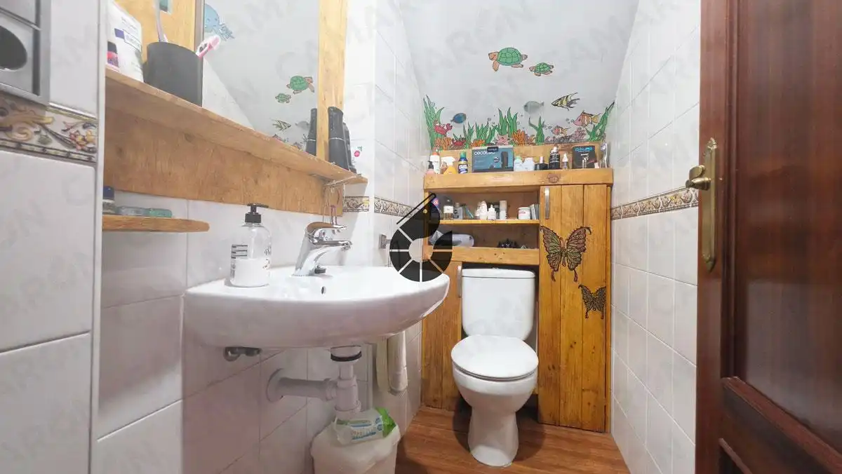 Baño de Casa adosada en venta en Coria del Río con Aire acondicionado, Parquet y Terraza