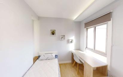 Bedroom of Flat to share in  Granada Capital  with Air Conditioner, Heating and Terrace