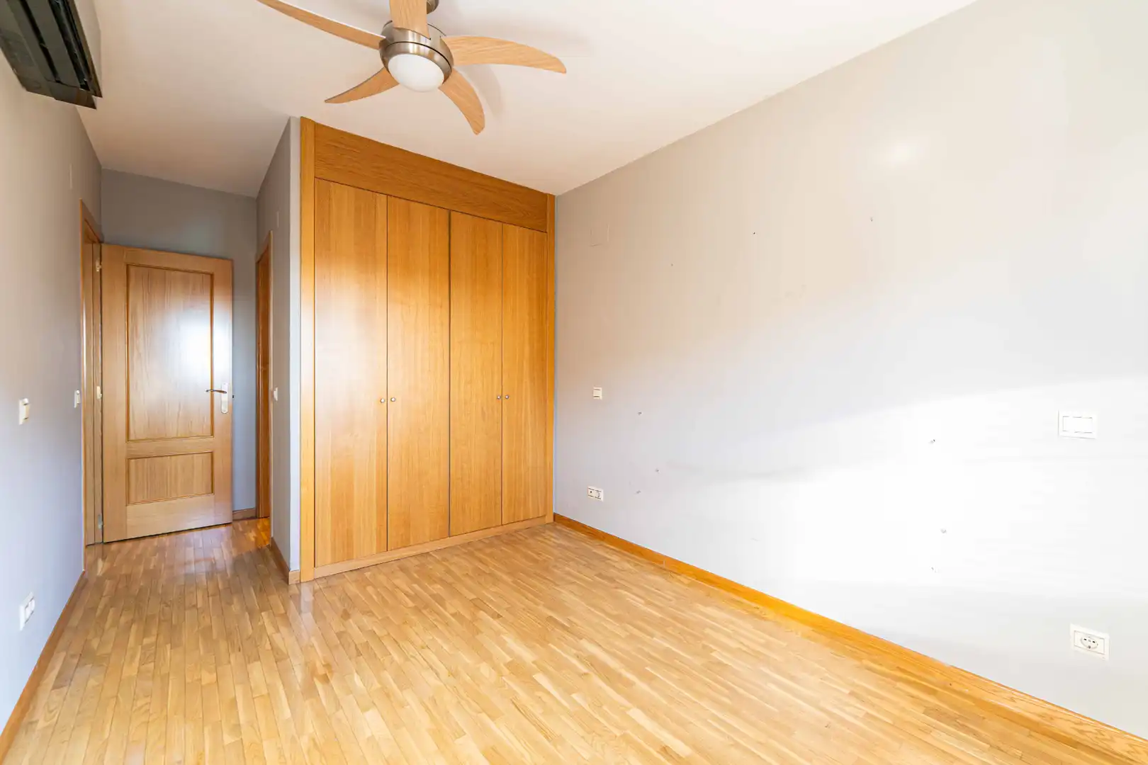 Bedroom of Flat for sale in Arroyomolinos (Madrid)  with Air Conditioner, Heating and Private garden