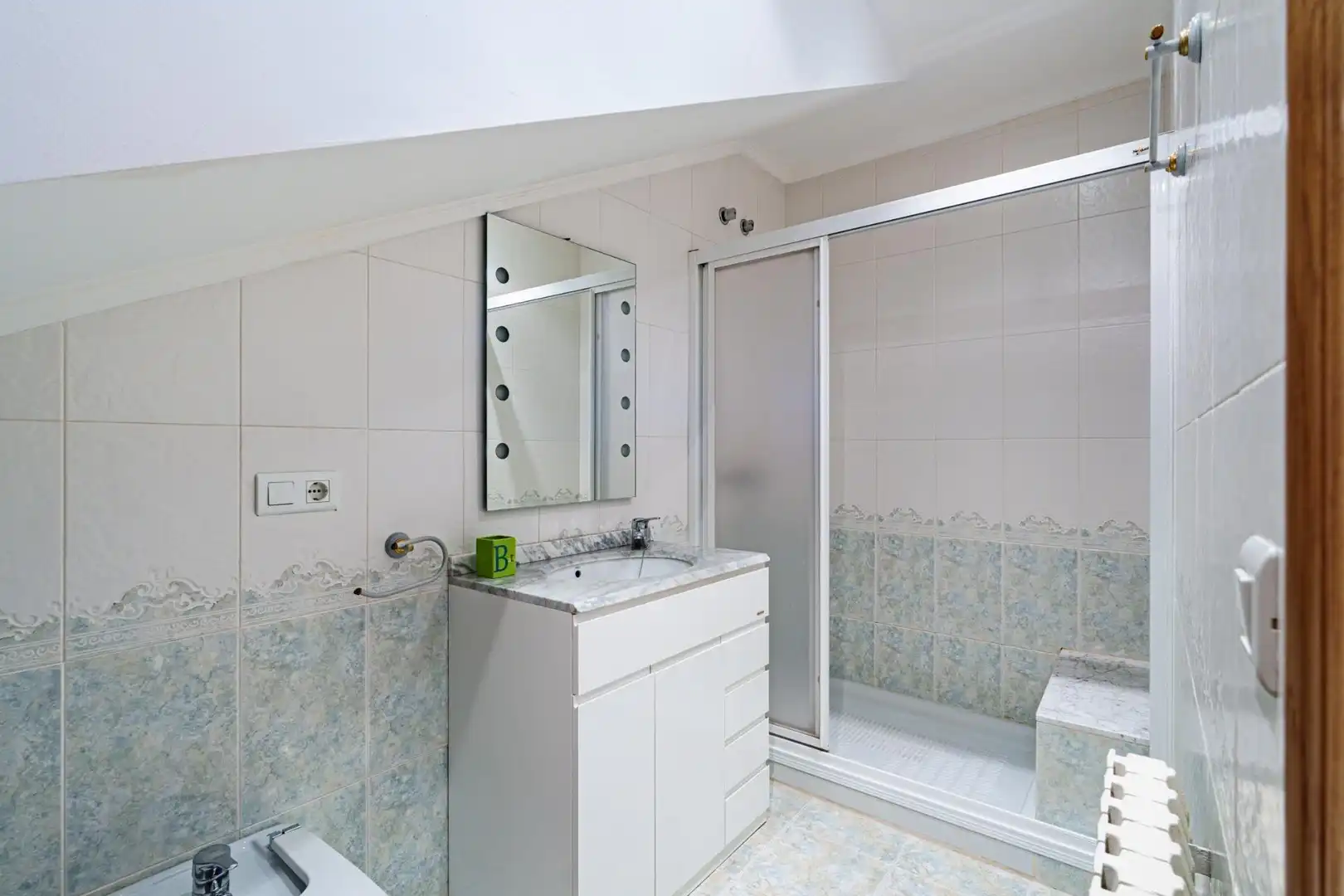 Baño de Casa o chalet en venta en Ourense Capital  con Calefacción, Jardín privado y Balcón