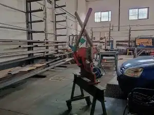 Vista exterior de Nave industrial en venta en Leganés con Calefacción y Alarma