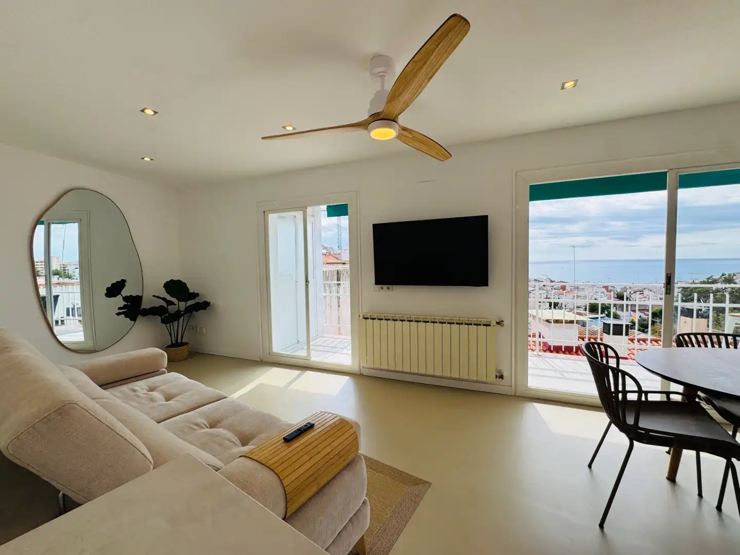 Sala d'estar de Pis en venda en Sant Pol de Mar amb Aire condicionat, Calefacció i Terrassa