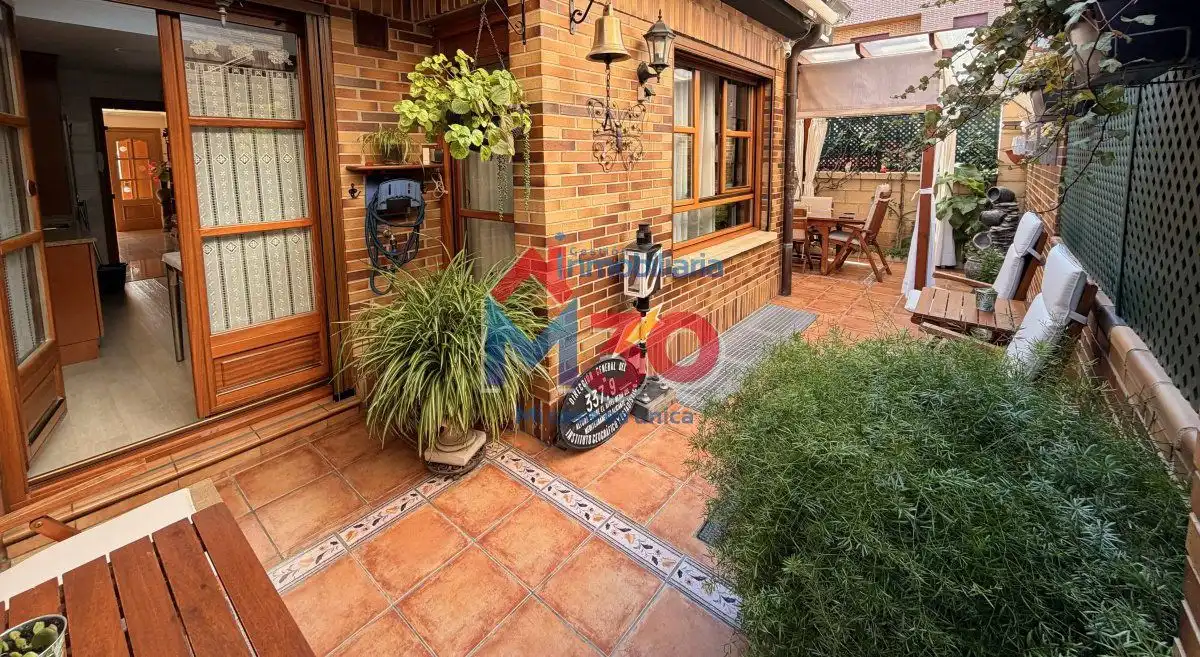 Garden of Houses for sale in Miranda de Ebro  with Heating, Terrace and Storage room