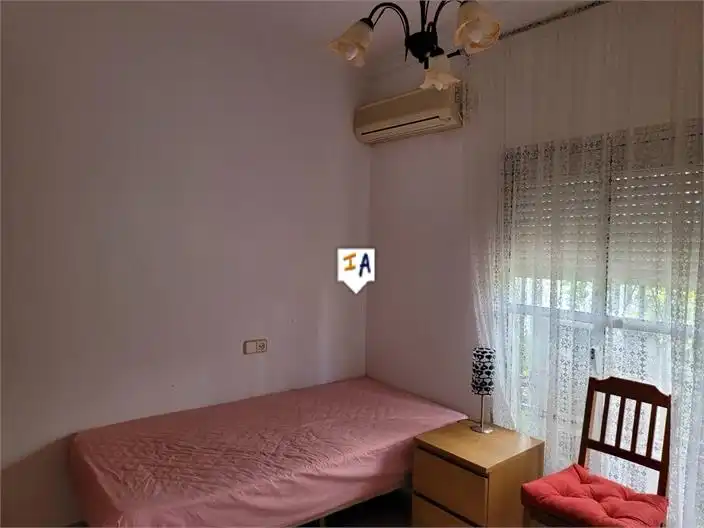 Casa adosada en venta en Lora de Estepa