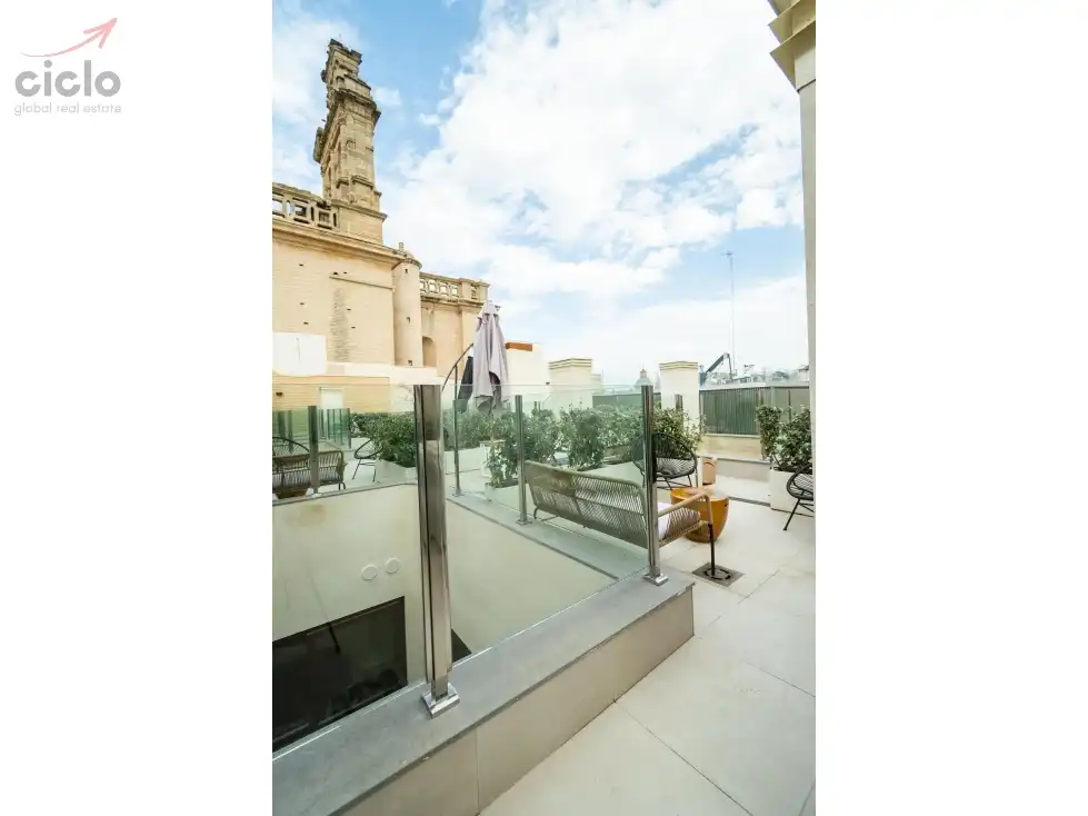 Terrace of Flat for sale in Sevilla  with Terrace, Swimming Pool and Furnished