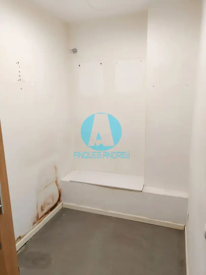 Badezimmer von Geschaftsraum zur Miete in Mataró