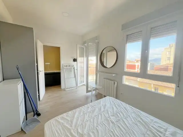 Bedroom of Flat for rent in Santander  with Heating, Furnished and Oven