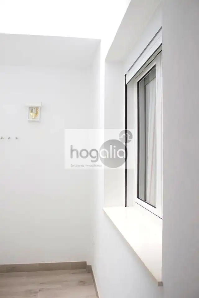 Flat for rent in Sevilla  with Air Conditioner and Furnished