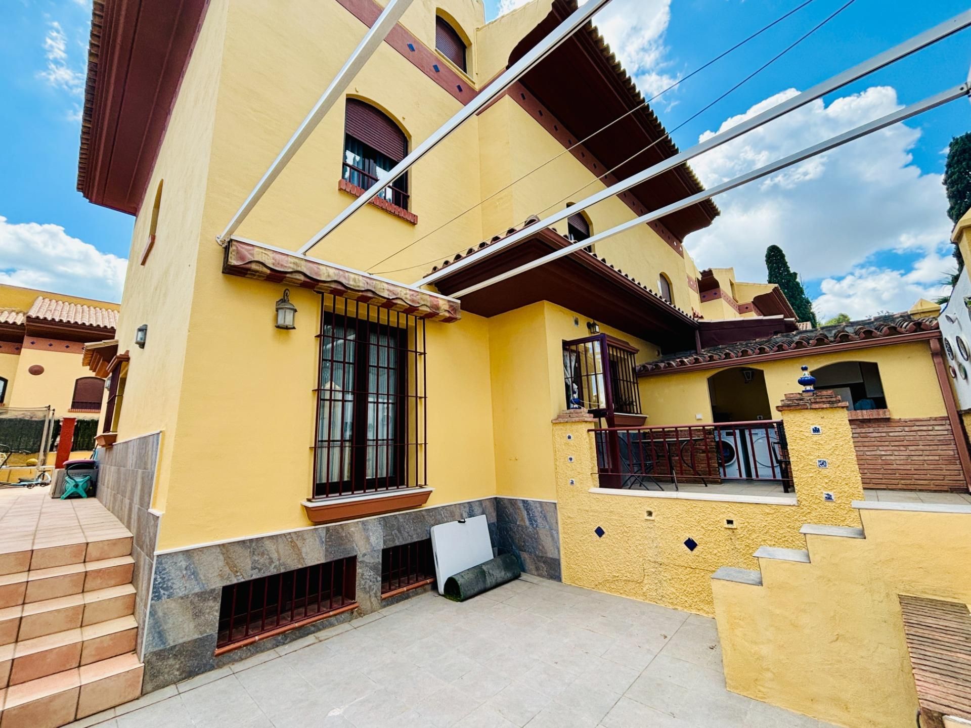 Exterior view of Single-family semi-detached for sale in Málaga Capital  with Air Conditioner, Heating and Private garden