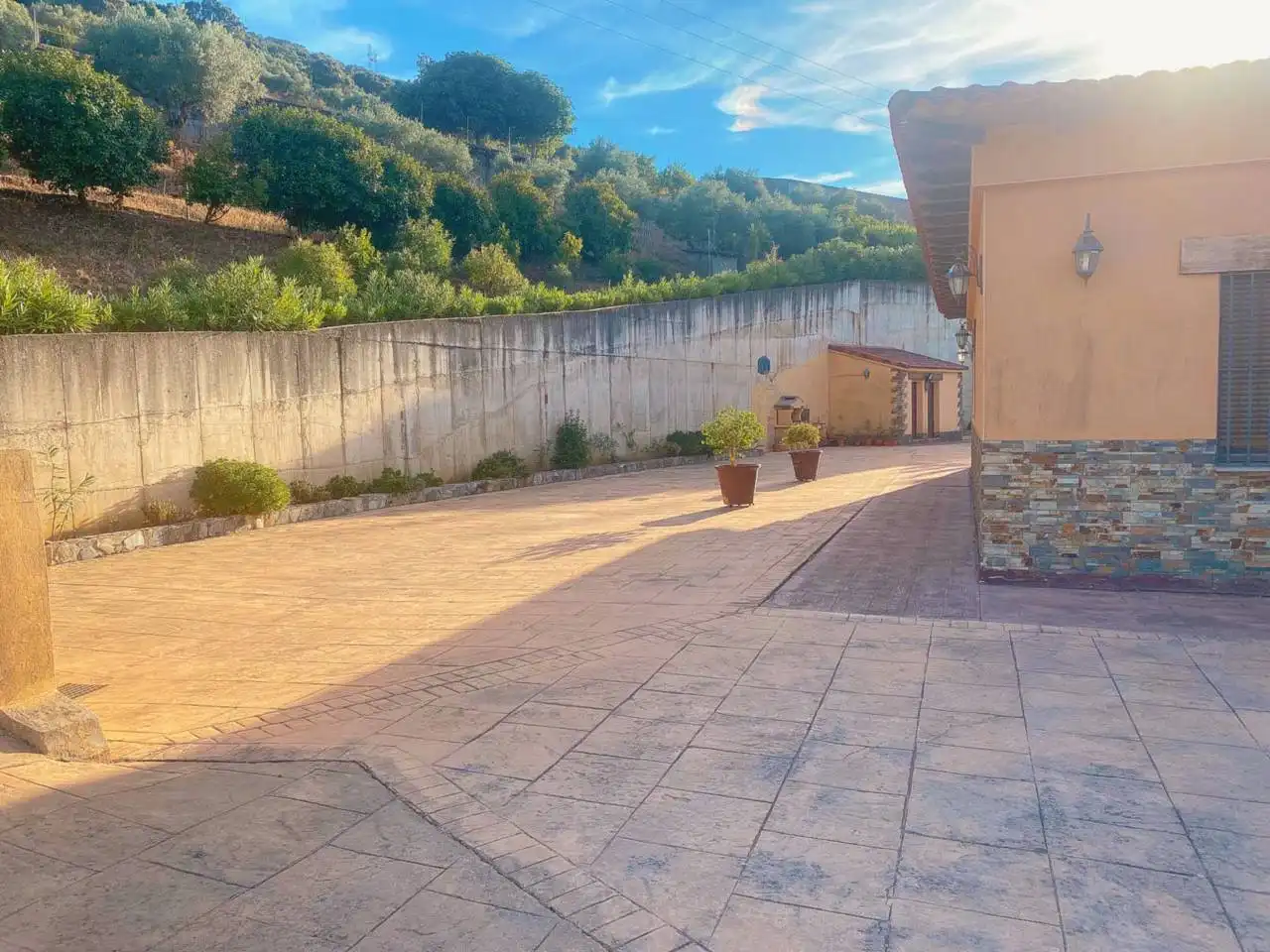 Exterior view of Houses for sale in Plasencia  with Air Conditioner, Private garden and Swimming Pool
