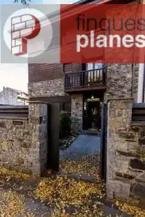 Vista exterior de Casa o xalet en venda en La Seu d'Urgell amb Jardí privat, Terrassa i Traster