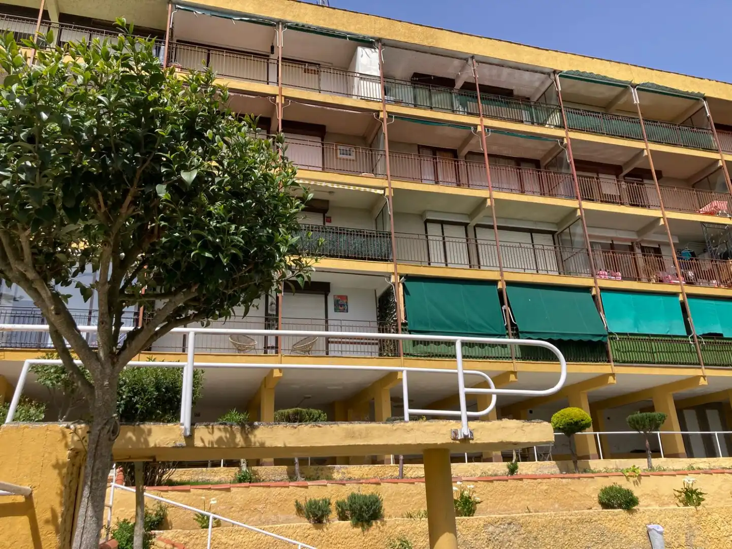 Außenansicht von Wohnung zum Verkauf in Lanciego / Lantziego mit Heizung, Terrasse und Schwimmbad