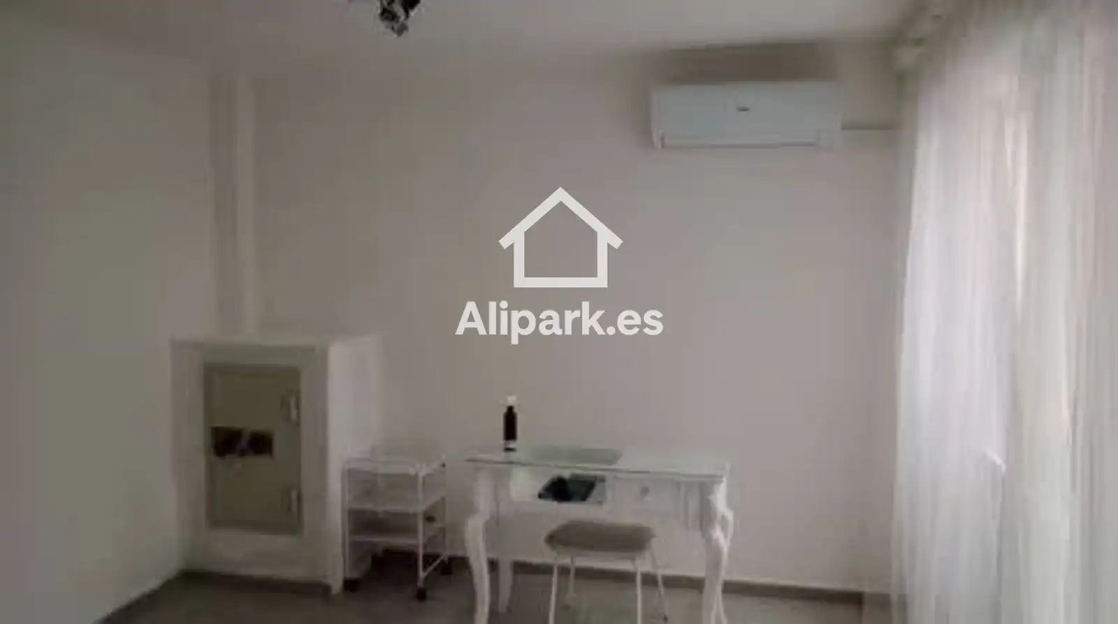 Habitación de Piso en venta en Alicante / Alacant con Aire acondicionado y Amueblado