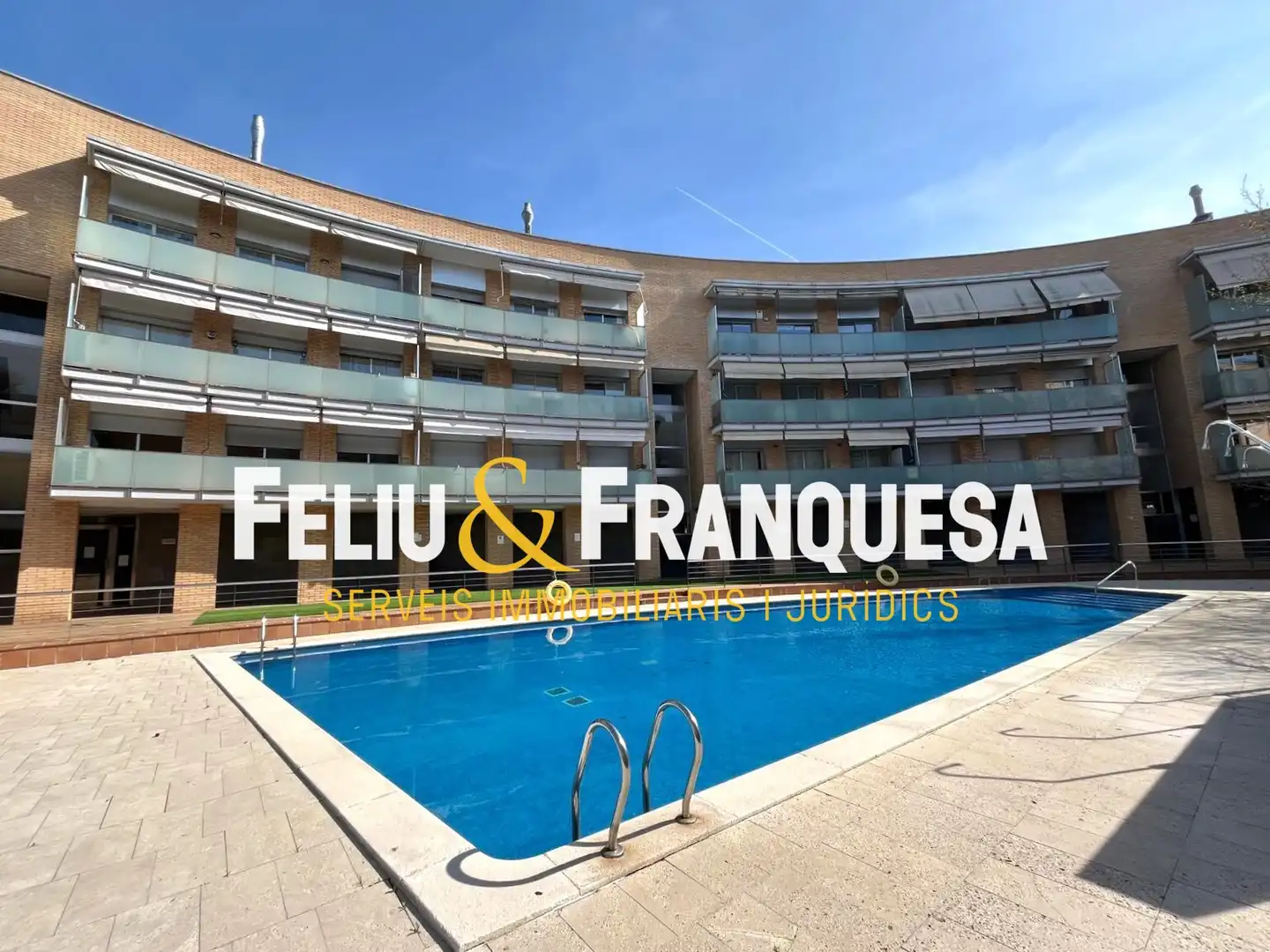 Exterior view of Flat for sale in Sant Cugat del Vallès  with Heating, Terrace and Storage room