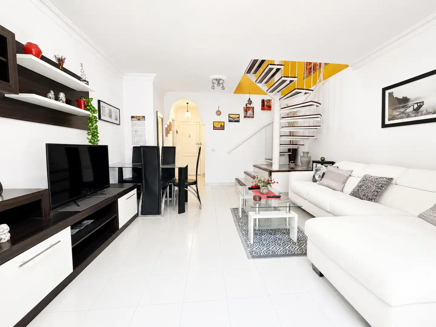 Wohnzimmer von Einfamilien-Reihenhaus zum Verkauf in Granadilla de Abona mit Terrasse, Ofen und Waschmaschine