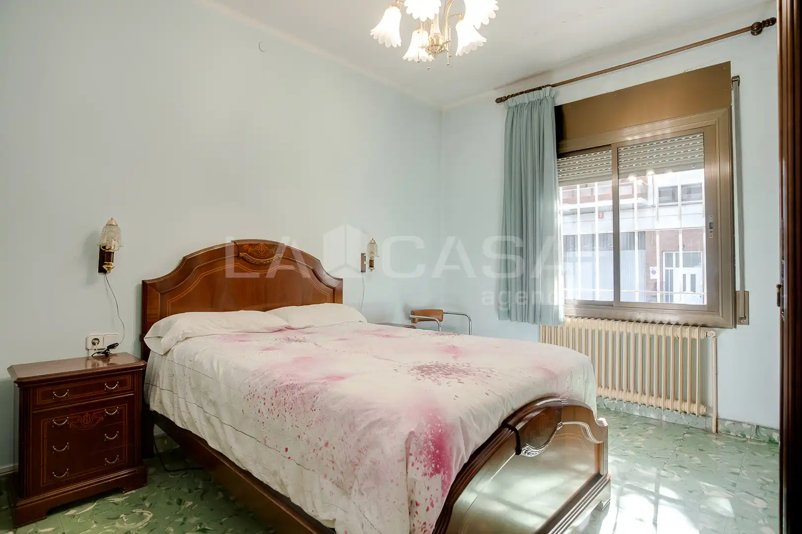 Habitación de Casa adosada en venta en Granollers con Calefacción, Terraza y Trastero