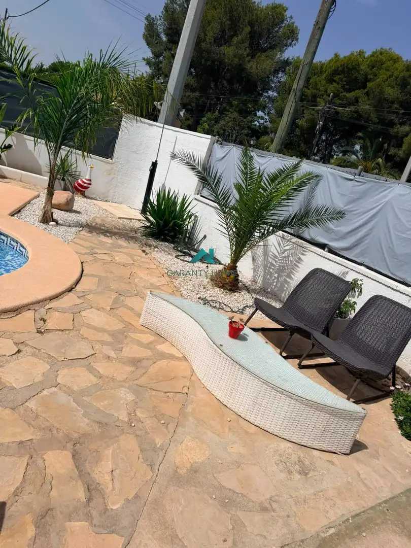 Terrassa de Casa o xalet en venda en Serra amb Aire condicionat, Calefacció i Jardí privat