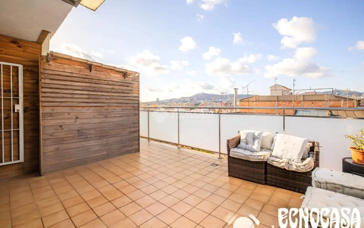 Penthouse with lift for sale in Sants - Montjuïc, imagen 2