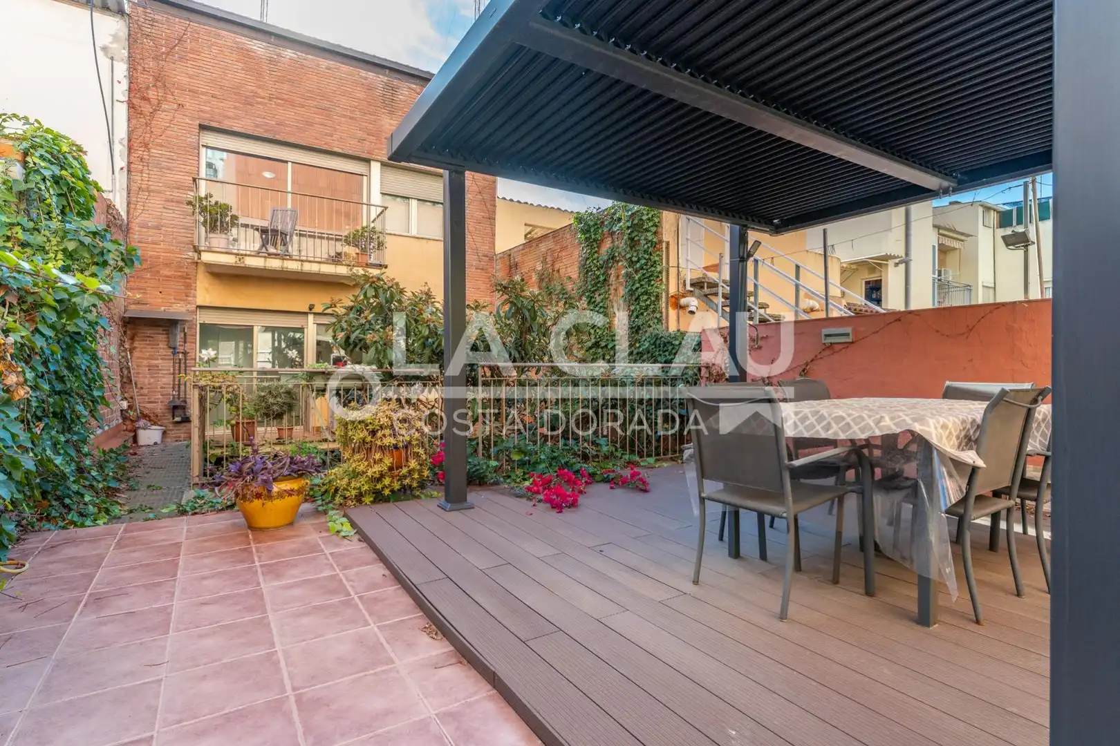 Terrasse von Einfamilien-Reihenhaus zum Verkauf in Gavà mit Heizung