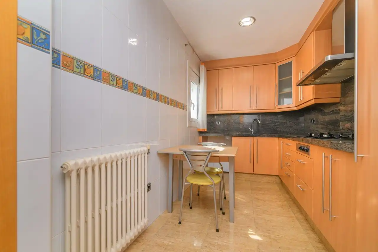 Cuina de Casa o xalet en venda en Manresa amb Calefacció, Terrassa i Traster