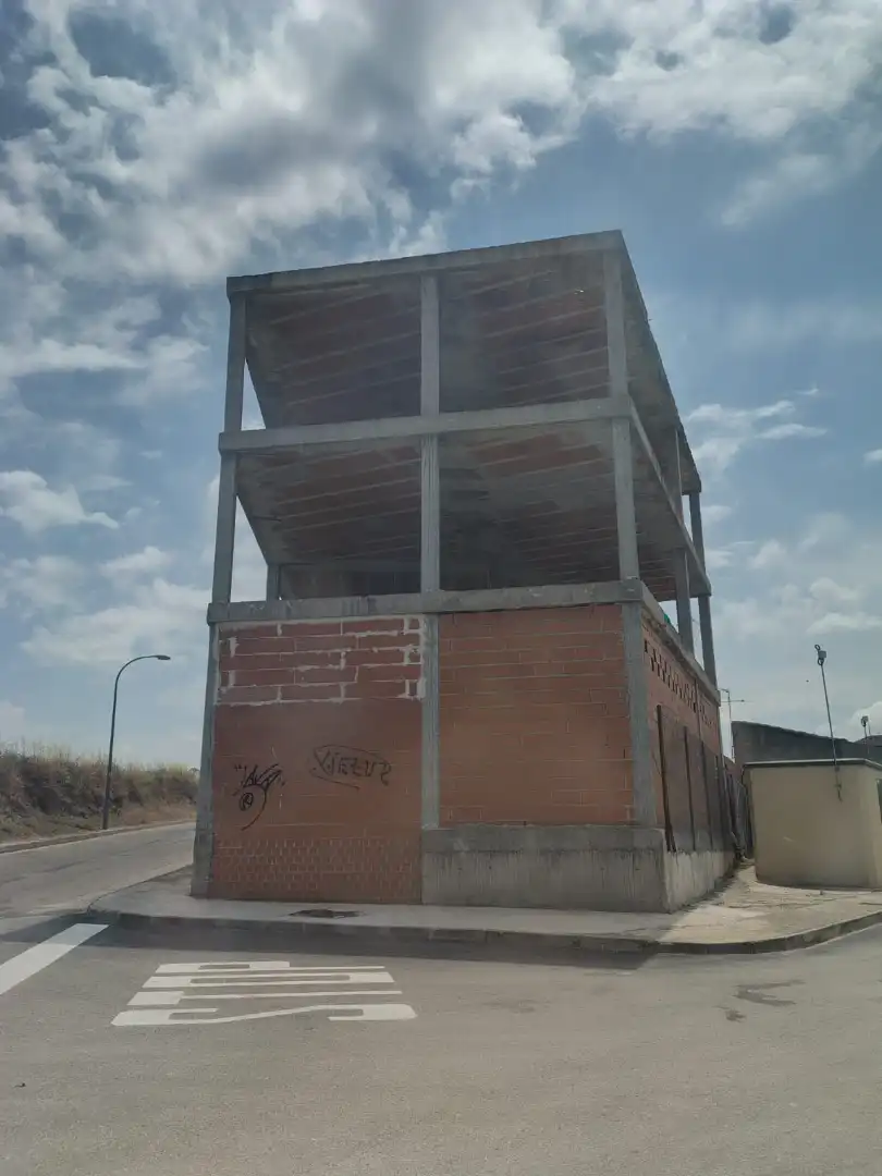 Unique properties with lift for sale in Calle Cuatro Caminos 10, imagen 2