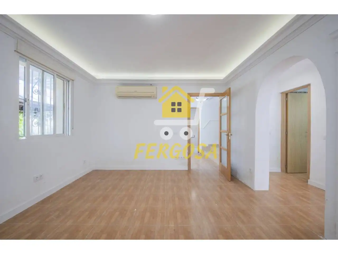Casa adosada en venda en Las Ventas de Retamosa amb Jardí privat, Terrassa i Piscina