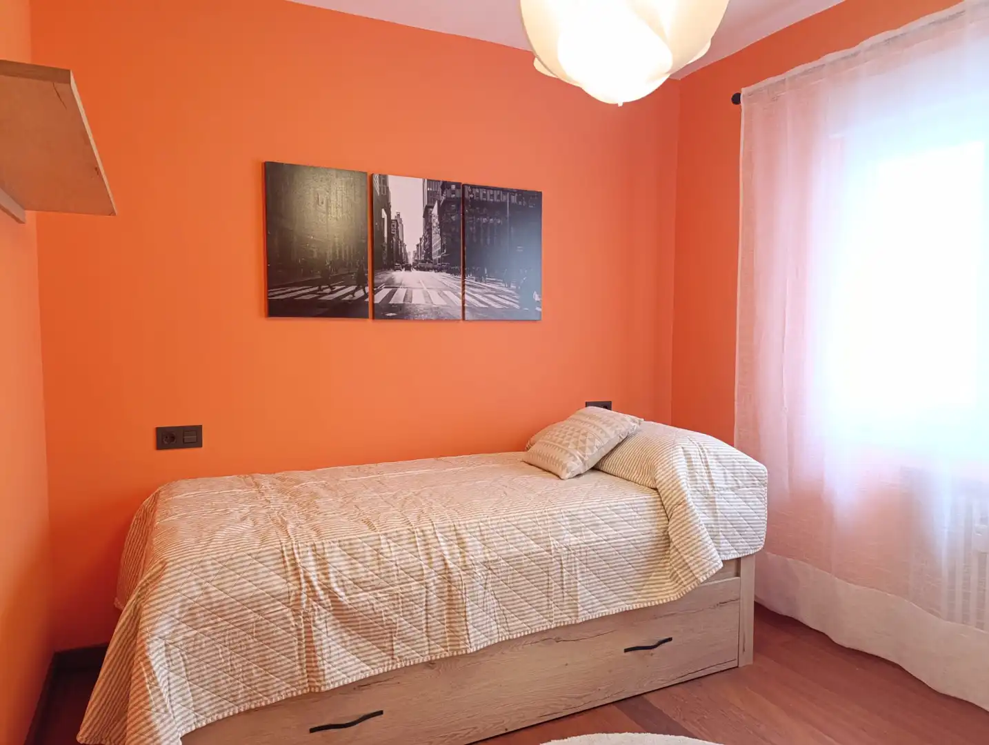 Habitación de Piso de alquiler en Oviedo  con Calefacción y Trastero