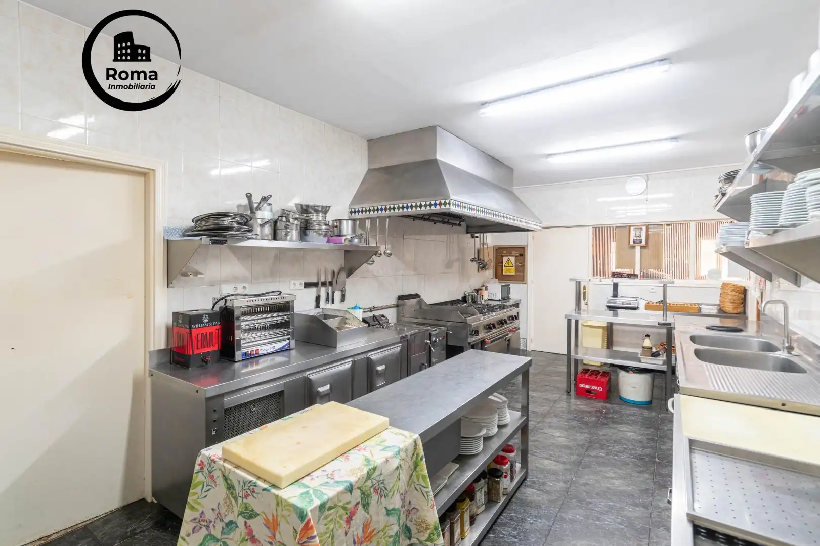 Cuina de Local en venda en Almuñécar amb Moblat