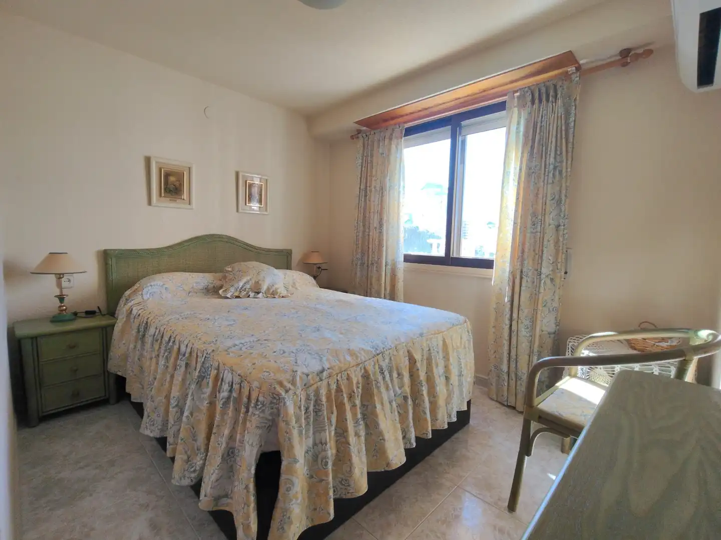 Habitación de Apartamento en venta en Gandia con Aire acondicionado, Terraza y Amueblado