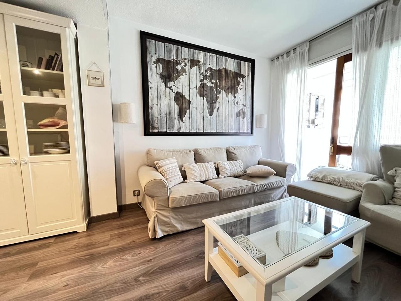 Living room of Flat for sale in  Madrid Capital  with Heating and Terrace