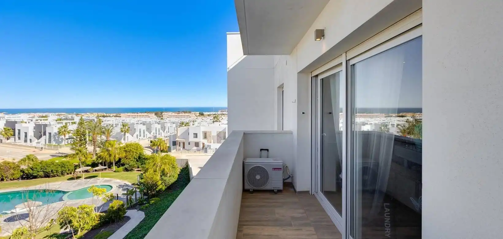 Terrassa de Àtic en venda en Torrevieja amb Aire condicionat, Calefacció i Jardí privat