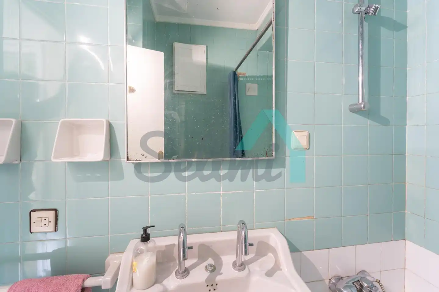 Baño de Piso en venta en Oviedo  con Calefacción, Parquet y Terraza