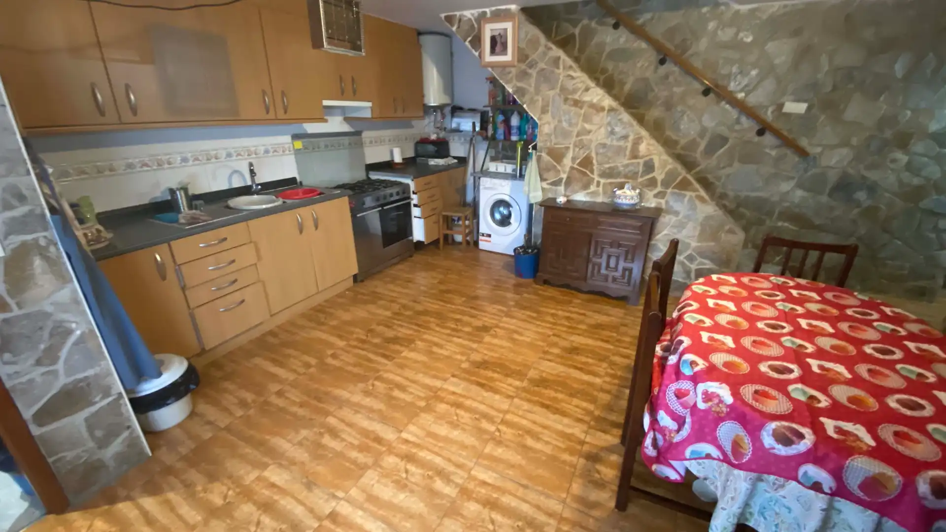 Cocina de Casa o chalet en venta en San Martín del Rey Aurelio con Jardín privado, Trastero y Amueblado