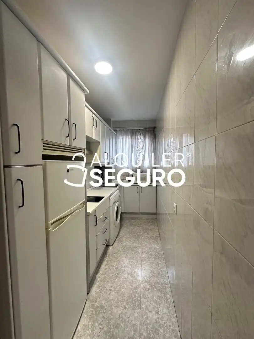 Kitchen of Flat for rent in Ciudad Lineal