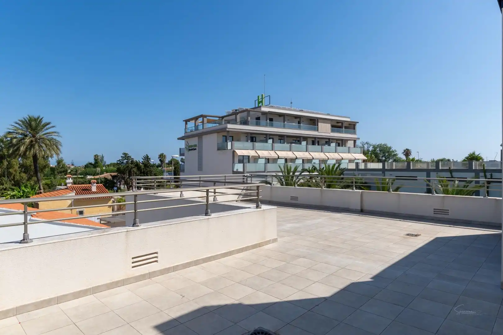 Terrassa de Casa o xalet en venda en Oliva amb Aire condicionat, Jardí privat i Terrassa